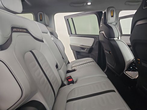 Used 2025 Rivian R1S Adventure image 23