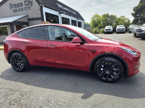 Used 2021 Tesla Model Y Long Range AWD/4WD image 2