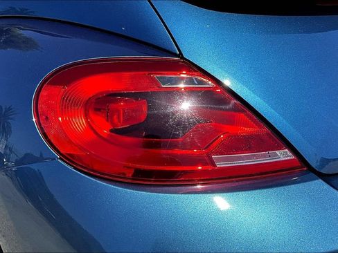 Used 2016 Volkswagen Beetle 1.8T S FWD image 22