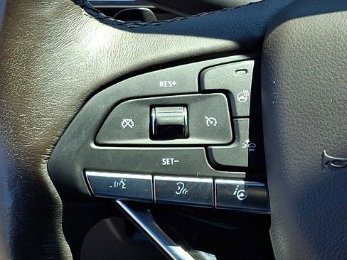 Used 2023 Cadillac Escalade Premium Luxury AWD/4WD image 23