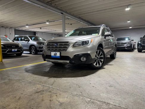 Used 2017 Subaru Outback 2.5i Limited AWD/4WD image 1