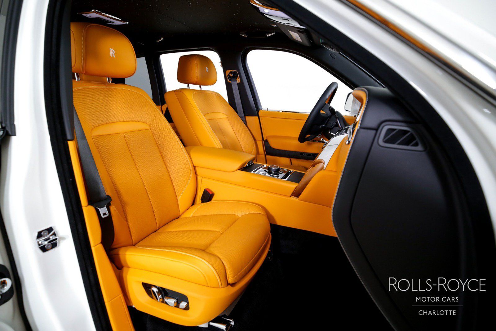 Used 2025 Rolls-Royce Cullinan AWD/4WD image 31
