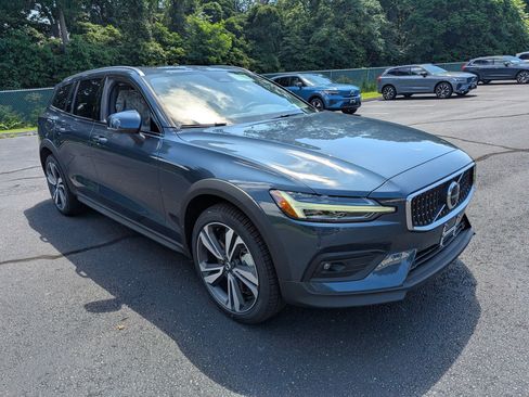 New 2026 Volvo V60 B5 Cross Country Plus w/ Protection Package Premier image 2