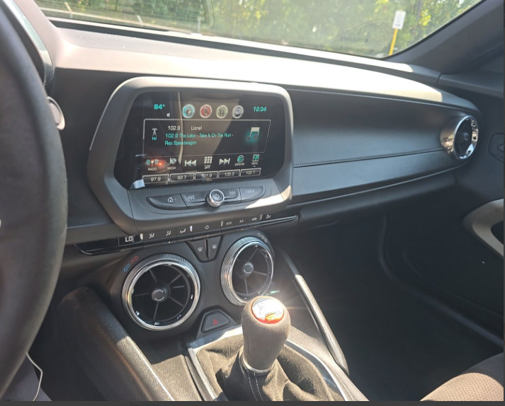Used 2018 Chevrolet Camaro SS RWD image 7