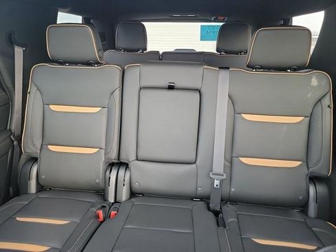 Used 2023 GMC Yukon AT4 AWD/4WD image 23