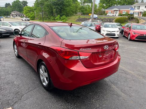 Used 2013 Hyundai Elantra GLS w/ Preferred Pkg FWD image 8