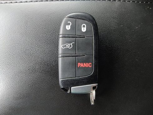 Used 2020 Jeep Grand Cherokee Laredo w/ Laredo X Package RWD image 32