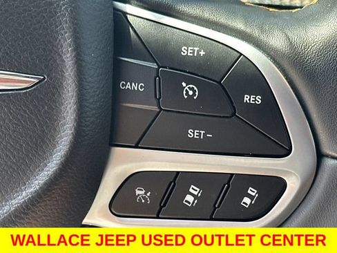 Used 2022 Chrysler Pacifica Pinnacle FWD image 24