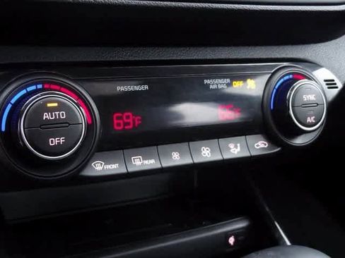 Used 2024 Kia Forte GT-Line w/ GT-Line Premium Package image 27