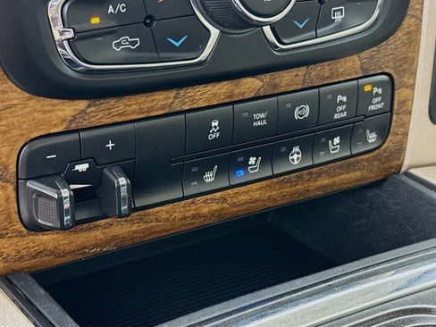 Used 2018 RAM 3500 Laramie Longhorn w/ Longhorn Southfork Package AWD/4WD image 24