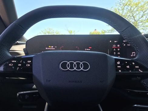Used 2025 Audi SQ5 Premium Plus AWD/4WD image 29