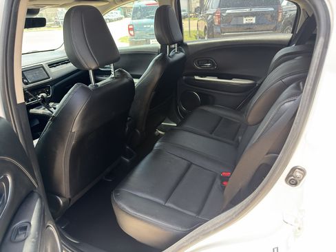 Used 2020 Honda HR-V Touring image 20
