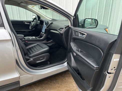 Used 2022 Ford Edge SEL AWD/4WD image 16