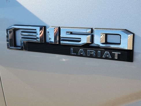 Used 2019 Ford F150 Lariat w/ Equipment Group 502A Luxury image 8