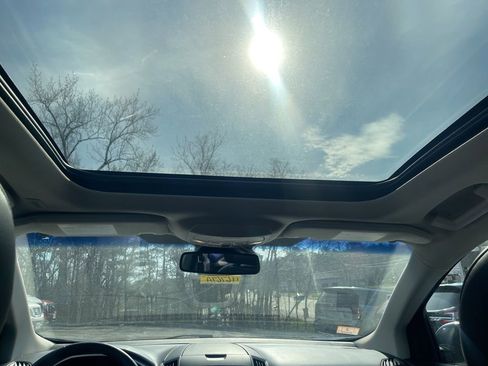 Used 2019 Ford Edge SEL w/ Equipment Group 201A AWD/4WD image 24