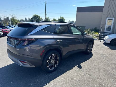 Certified 2025 Hyundai Tucson Limited AWD/4WD image 4