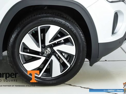 Used 2025 Volkswagen Atlas SEL AWD/4WD image 14