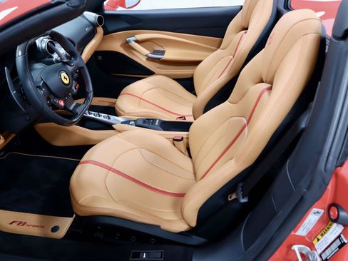 Used 2022 Ferrari F8 Tributo RWD image 24
