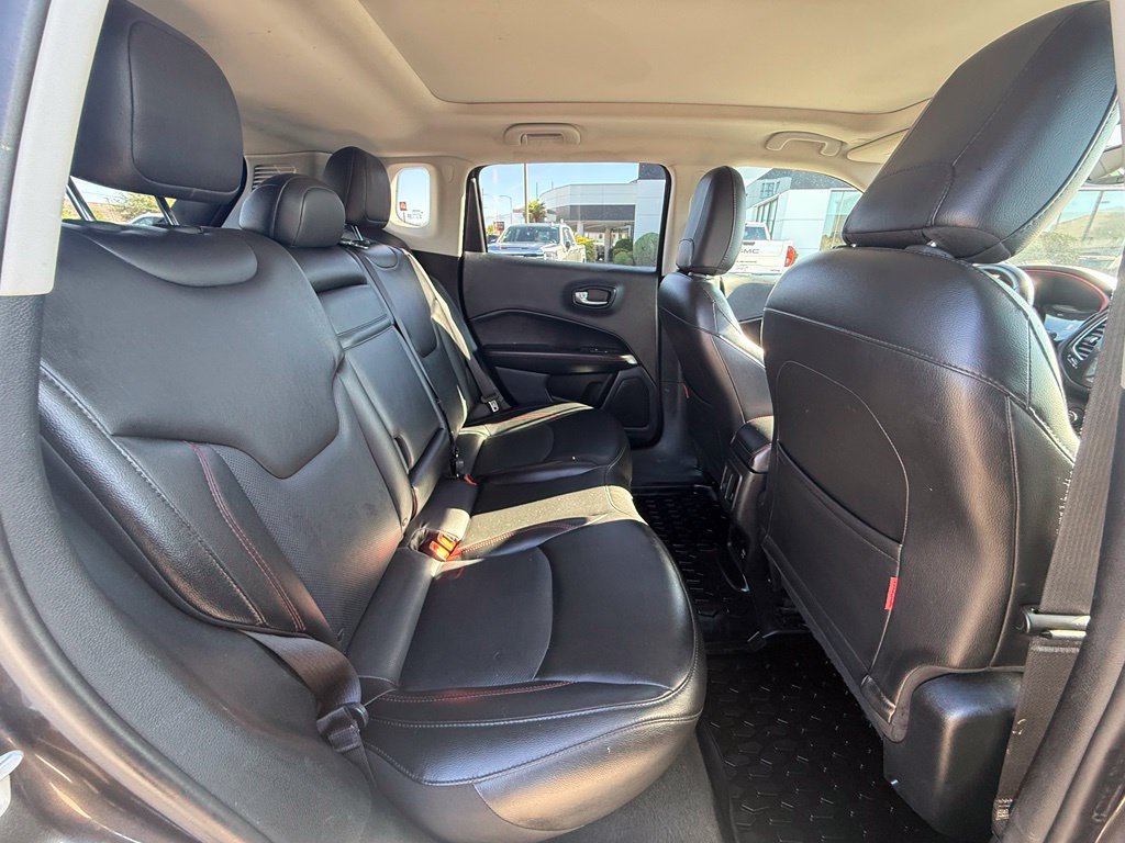 Used 2019 Jeep Compass Trailhawk w/ Leather Interior Group AWD/4WD image 18