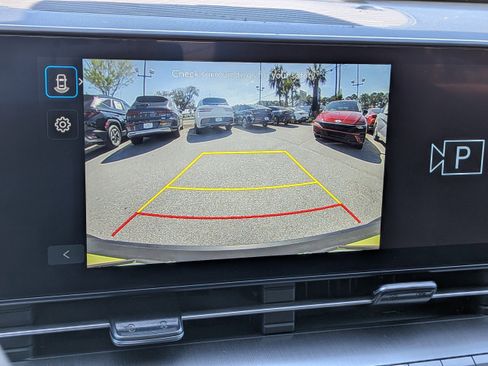 Certified 2025 Hyundai Kona SEL image 21