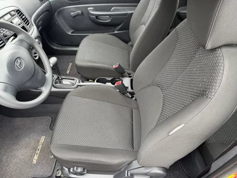 Used 2010 Hyundai Accent GS FWD image 10
