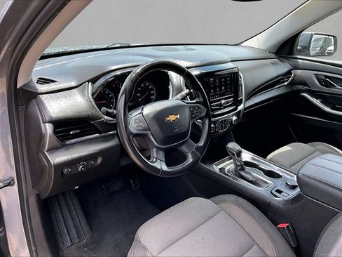 Used 2021 Chevrolet Traverse LT FWD image 14