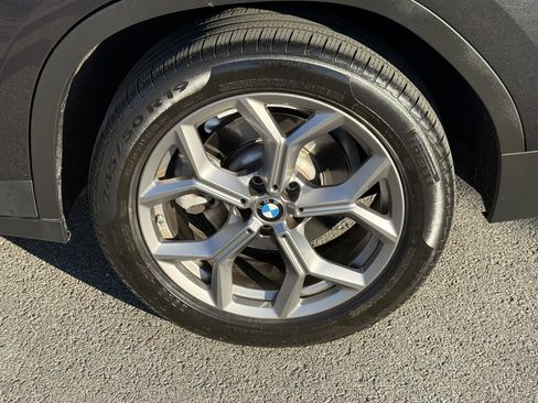 Used 2023 BMW X4 xDrive30i w/ Convenience Package image 9
