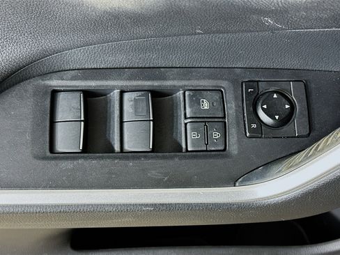 Used 2020 Toyota RAV4 Limited image 15