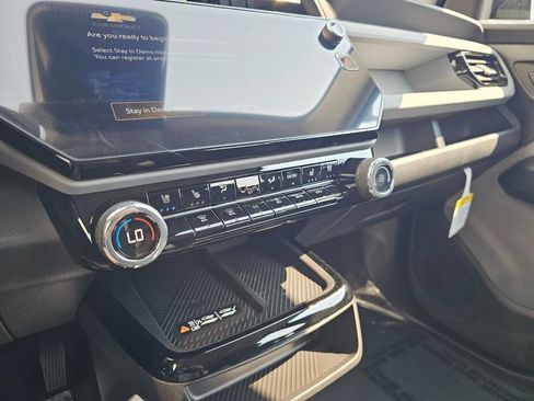 New 2027 Chevrolet Bolt RS w/ Super Cruise Package FWD image 28