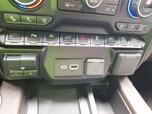 Used 2021 Chevrolet Silverado 1500 LTZ image 28