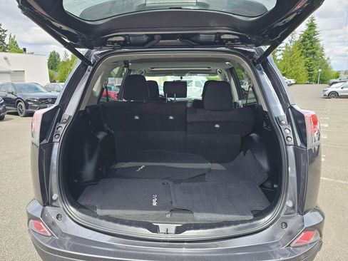 Used 2016 Toyota RAV4 XLE AWD/4WD image 17