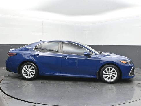 Used 2023 Toyota Camry LE FWD image 10