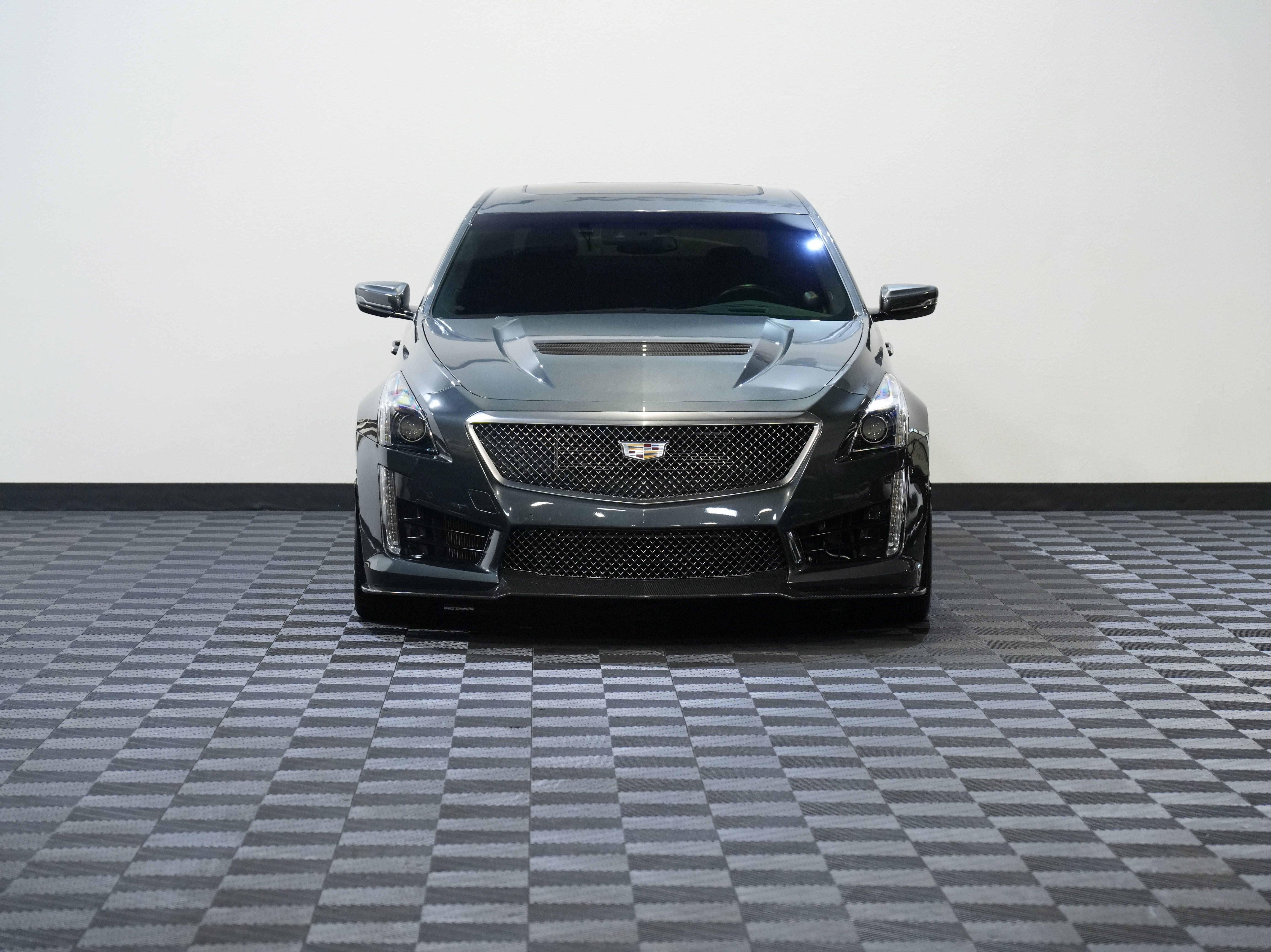 Used 2016 Cadillac CTS V w/ Luxury Package RWD image 4