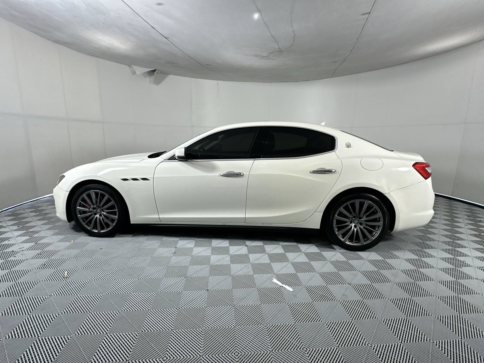 Used 2018 Maserati Ghibli RWD image 4