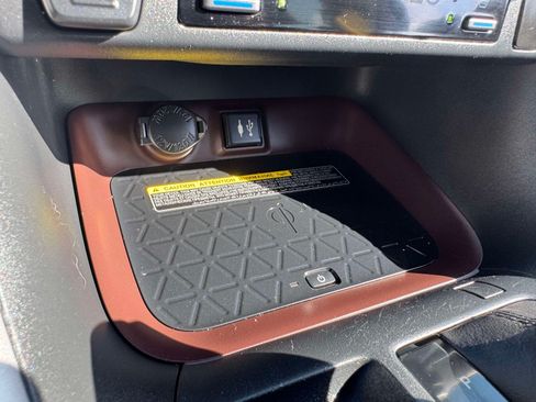 Used 2019 Toyota RAV4 Limited w/ Advanced Technology Package AWD/4WD image 28