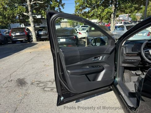 Used 2024 Nissan Ariya FWD image 9