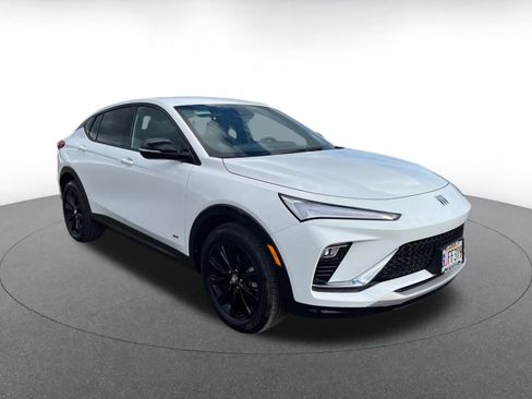 Used 2025 Buick Envista Sport Touring image 1