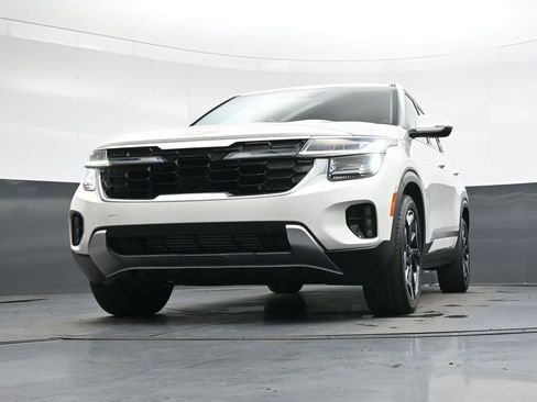 Used 2024 Kia Seltos SX image 40