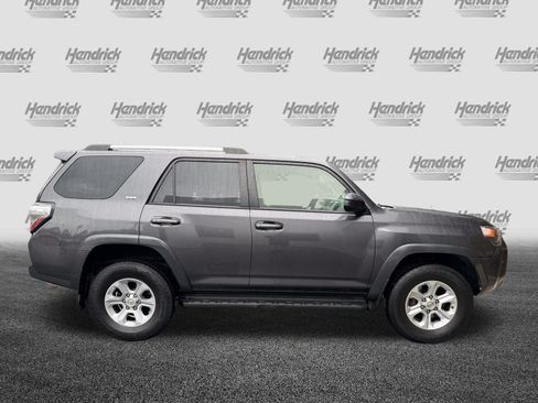 Used 2019 Toyota 4Runner SR5 AWD/4WD image 10