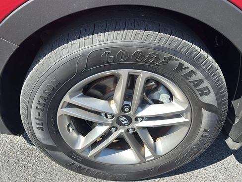 Used 2017 Hyundai Santa Fe Sport FWD image 30