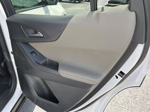 New 2026 Chevrolet Equinox LT w/ Convenience Package II FWD image 15