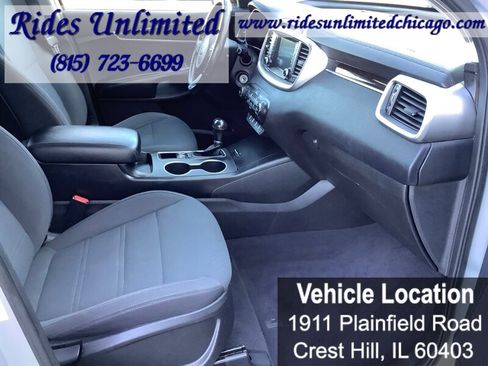 Used 2018 Kia Sorento LX image 33