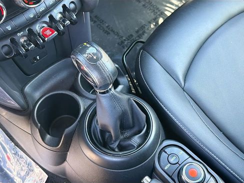 Used 2019 MINI Cooper Signature w/ Signature Upholstery Package image 26