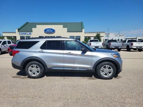 Used 2024 Ford Explorer XLT w/ Equipment Group 202A AWD/4WD image 21