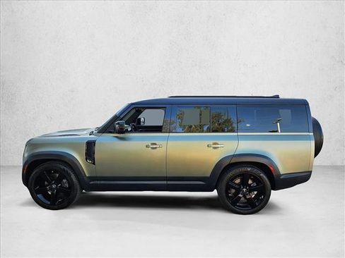 Used 2023 Land Rover Defender 130 SE AWD/4WD image 9