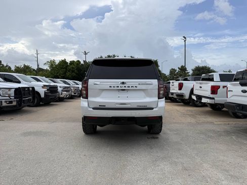 Used 2021 Chevrolet Suburban Premier AWD/4WD image 42