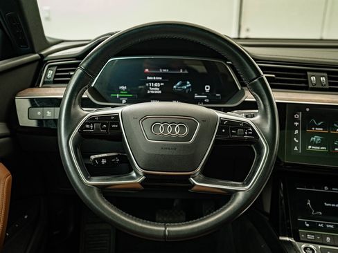Used 2021 Audi e-tron Premium w/ Convenience Plus Package image 29