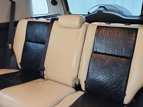 Used 2013 Toyota FJ Cruiser Base image 25