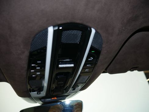 Certified 2023 Porsche Cayenne Turbo AWD/4WD image 41