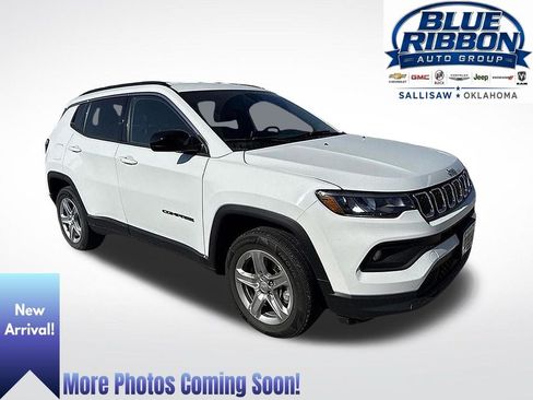 Used 2024 Jeep Compass Latitude AWD/4WD image 1